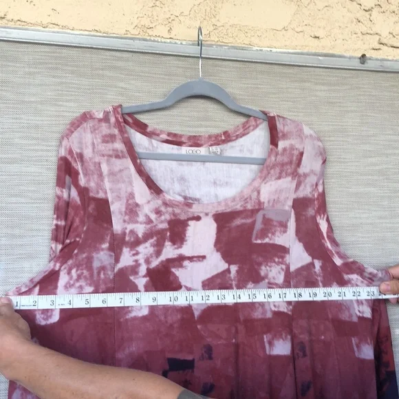 LOGO by Lori Goldstein Printed Swing Top with Lace at Hem 1X - Picture 9 of 9